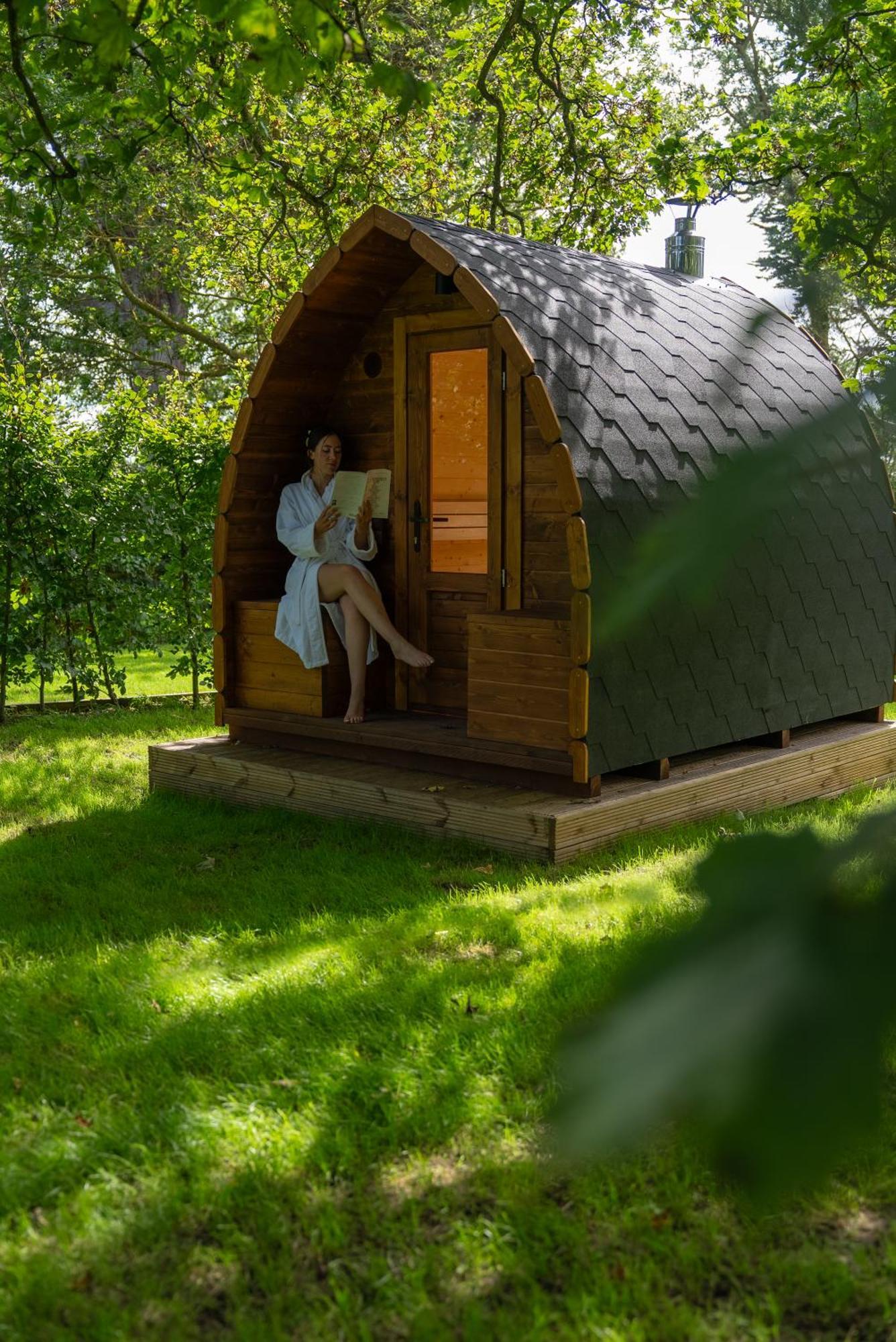 Gileston Manor-Self Catering Lägenhet Saint Athans Exteriör bild